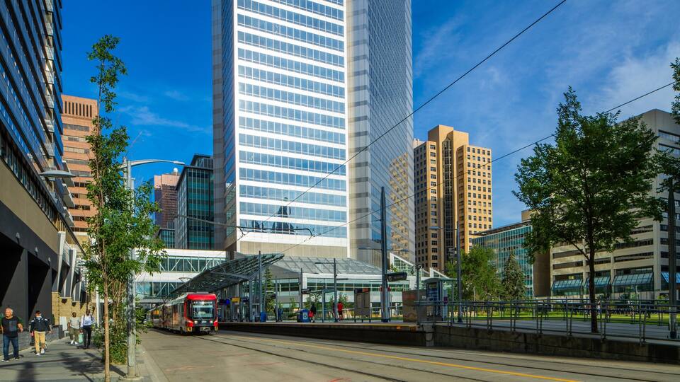 Beltline featuring a skyscraper and a city