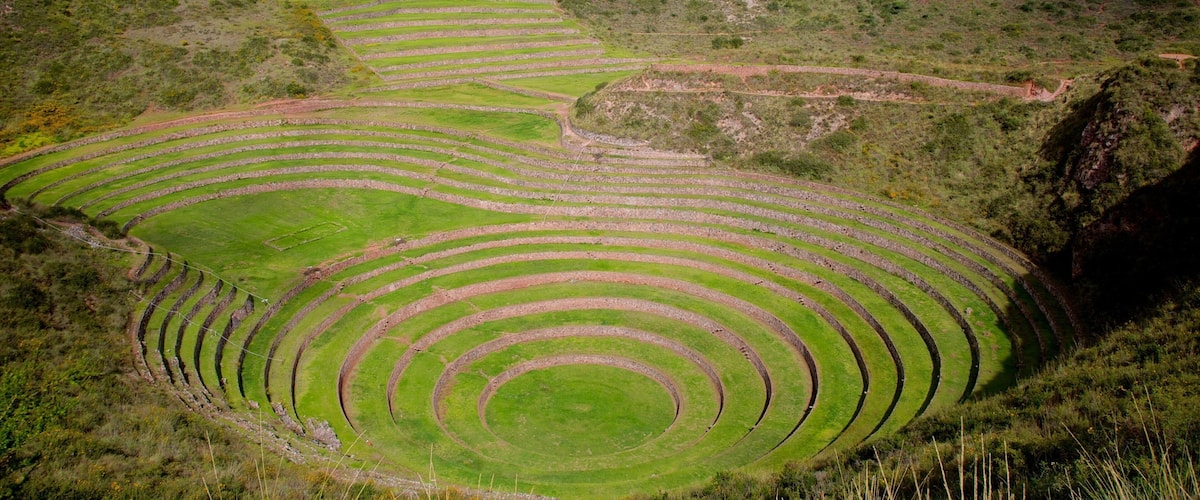 Terrazas de Moray mostrando cultura nativa e paisagem