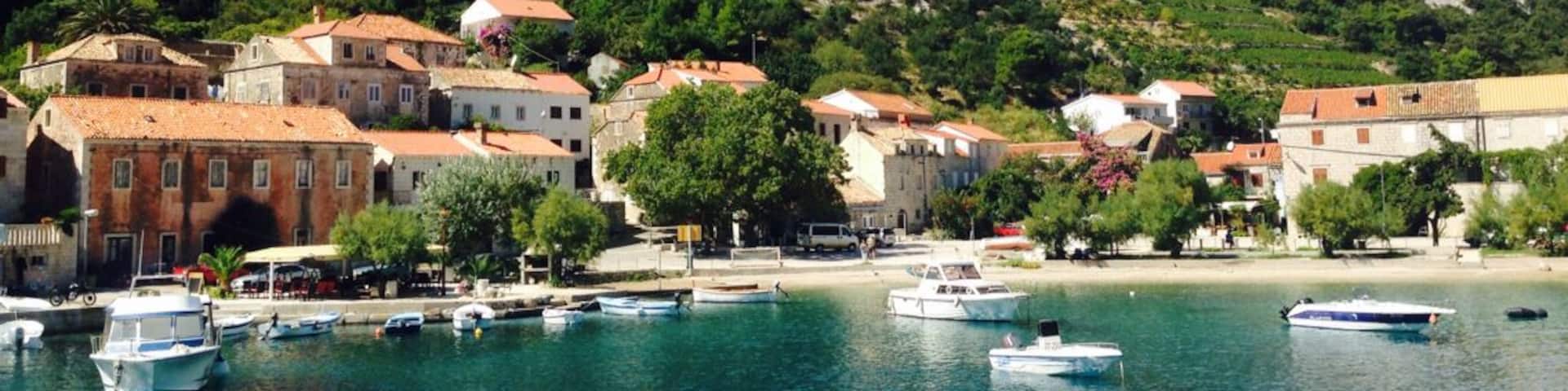 Beautiful Trstenik, Croatia..where the town consists of 103 residents and one single road....and probably the best wine I have ever had in my life! So good it even gets imported to the White House.
#croatia #beach