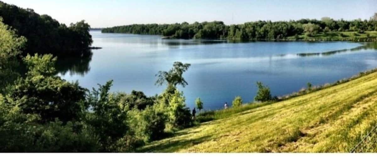 View of the lake at Big Creek State Park.