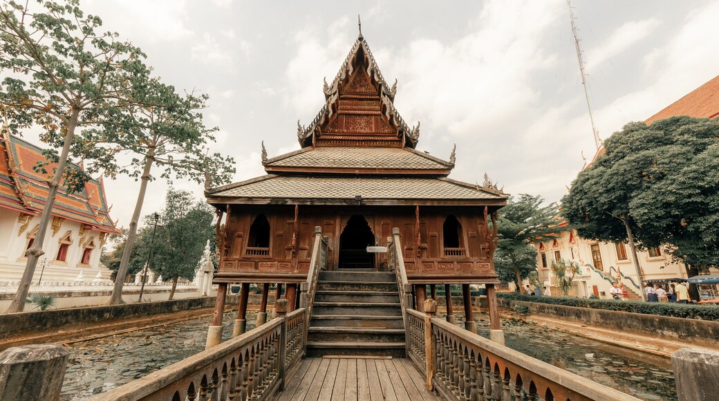 ลาดบัวหลวง