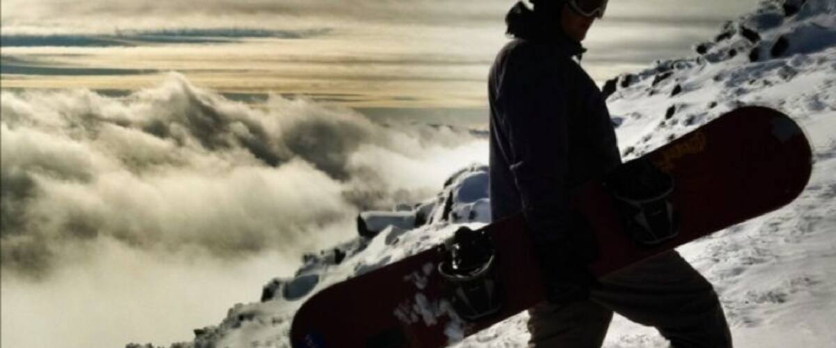 Being the tallest peak in the Siskiyou Mountains, Mt. Ashland offers excellent panoramic views, year round.
The ski resort is relatively small, but the runs are steep and a few have cornice drops and chutes. It's a half hour drive from the town of Ashland in good weather.
This photo was taken pre-season near the peak after a short yet strenuous ascent.
#WeekendGetaway