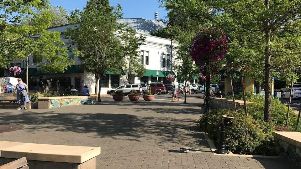 Ashland is famous for it's Shakespeare Festival but year round has a very English feel