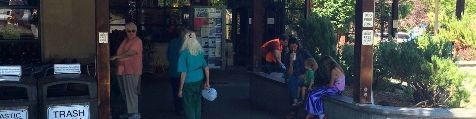 Road trip food!! I loved the burrito bowl (cafe inside!) and some of their grocery items. ✌️
The only downside was the trip from and back to the freeway... left, right, left, right. Way too many turns! We probably lost 20 minutes driving.