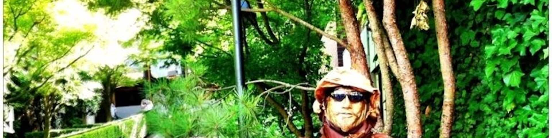 Ashland is probably best known for the Tony Award-winning Oregon Shakespeare Festival, which I highly recommend checking out if you're in to Shakespeare plays.
The statue in the photo is actually a guy in a Shakespearean costume collecting contributions toward a permanent statue of the Bard in Ashland.
#WeekendGetaway