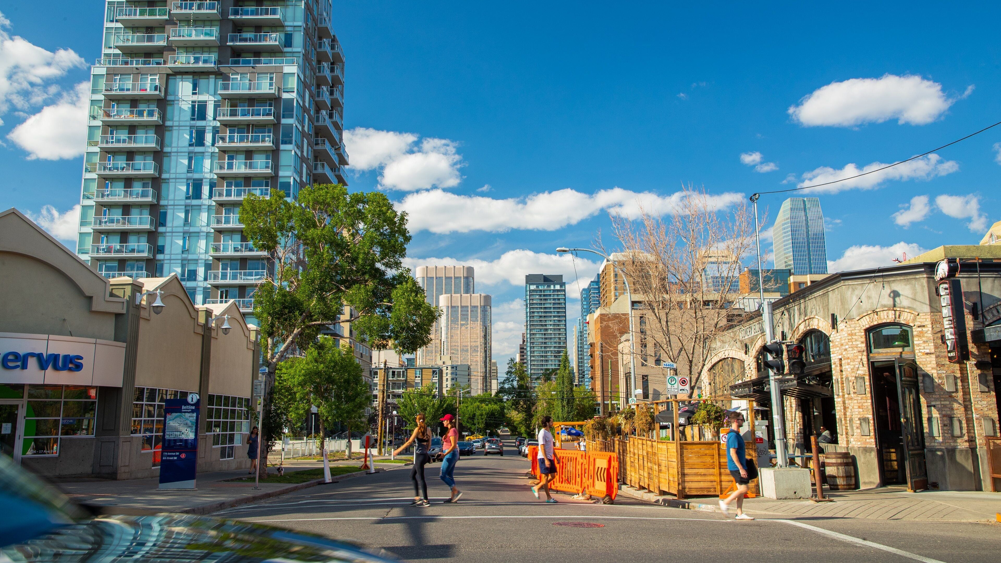 17 Avenue SW showing a city and street scenes