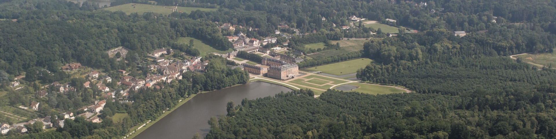 ChĂąteau de Dampierre.