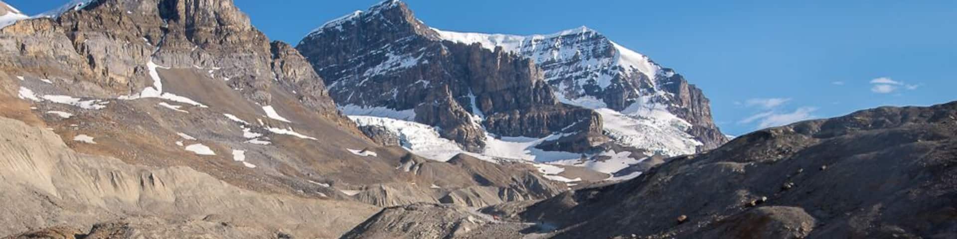 On the way to the foot of the Athabasca Glaciers