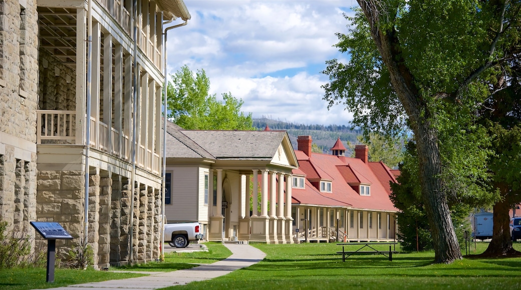Fort Yellowstone Historic District som viser park