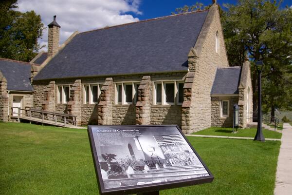 District historique Fort Yellowstone mettant en vedette patrimoine historique et signalisation