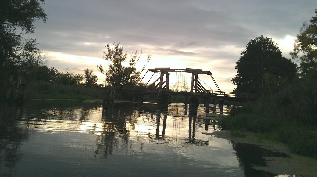 Historische Holz Klappbrücke in im Trebeltal Nehringen