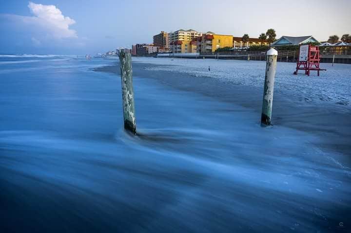 High tide at blue hour / twilight captured using a 20 second long exposure.