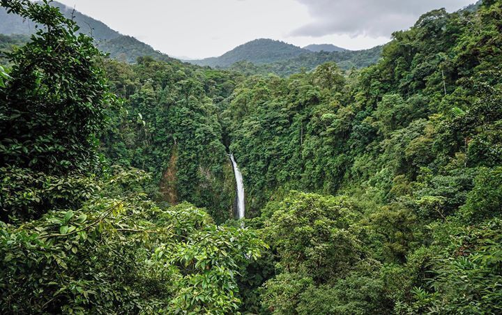#lafortuna #costarica #waterfall #hiking