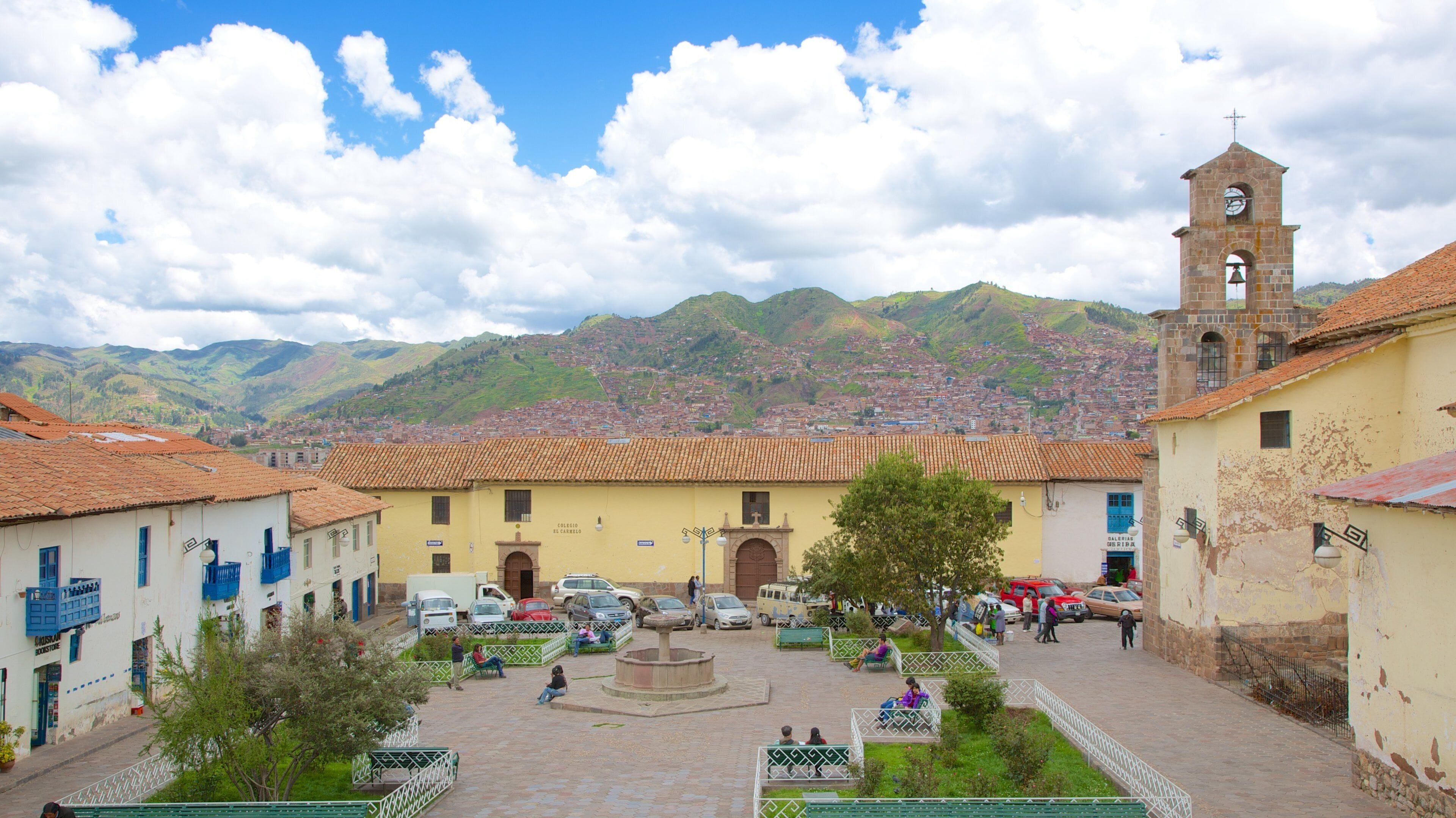San Blas showing a small town or village and a square or plaza