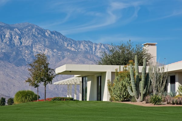 Sunnylands Center and Gardens showing a house