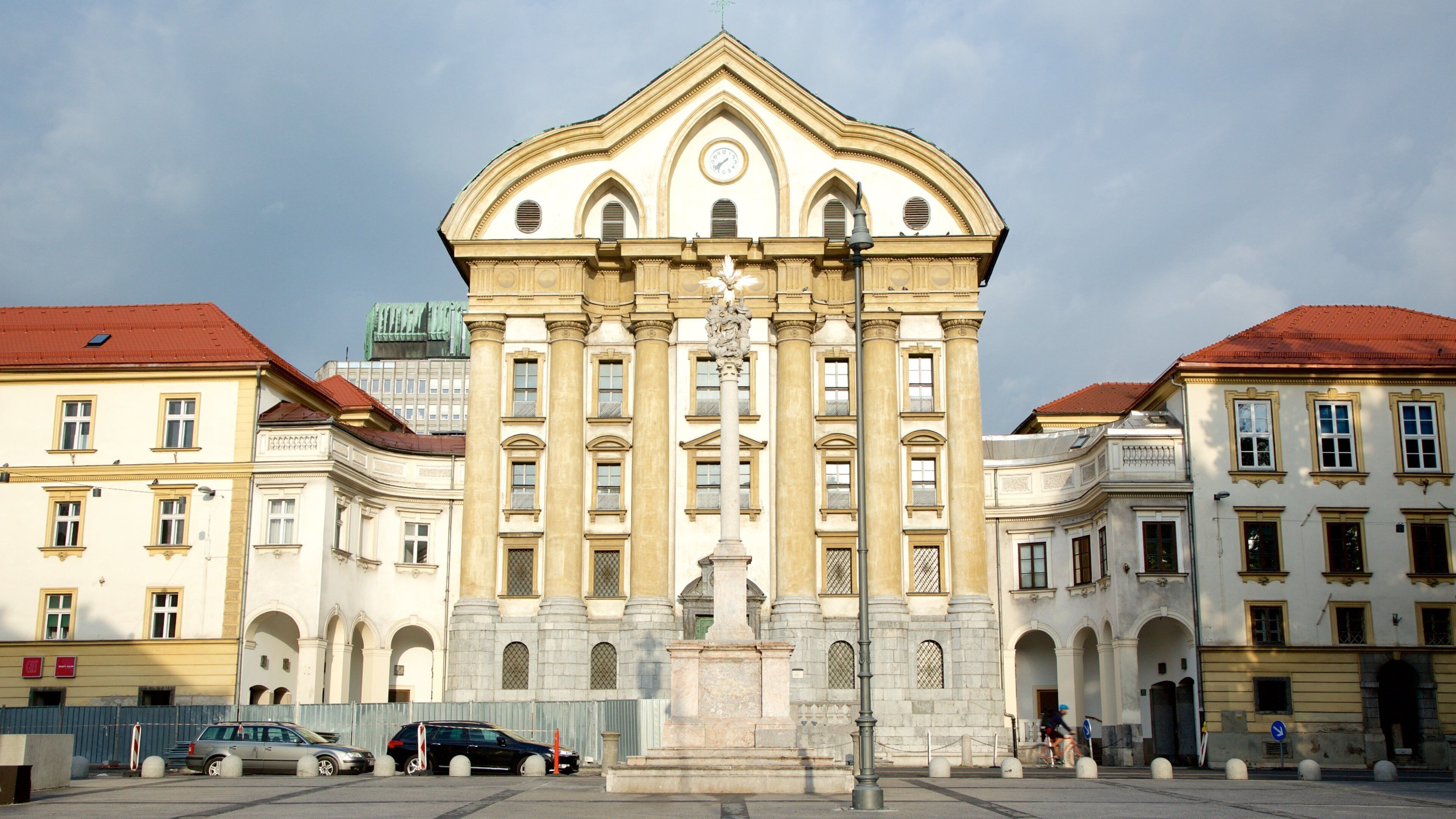 Congress Square featuring a square or plaza and heritage architecture