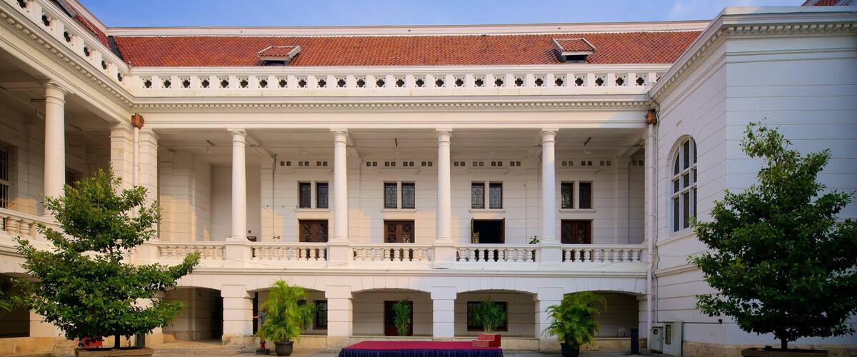 インドネシア銀行博物館 フィーチャー 広場 と 遺跡