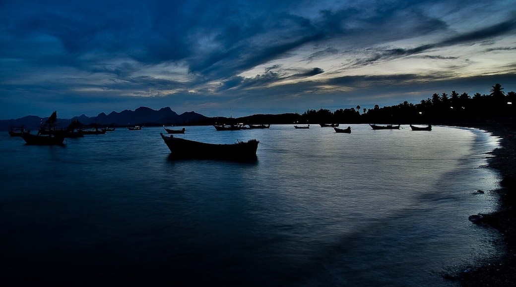 Khao Kalok beach, Praburi #LifeatExpedia