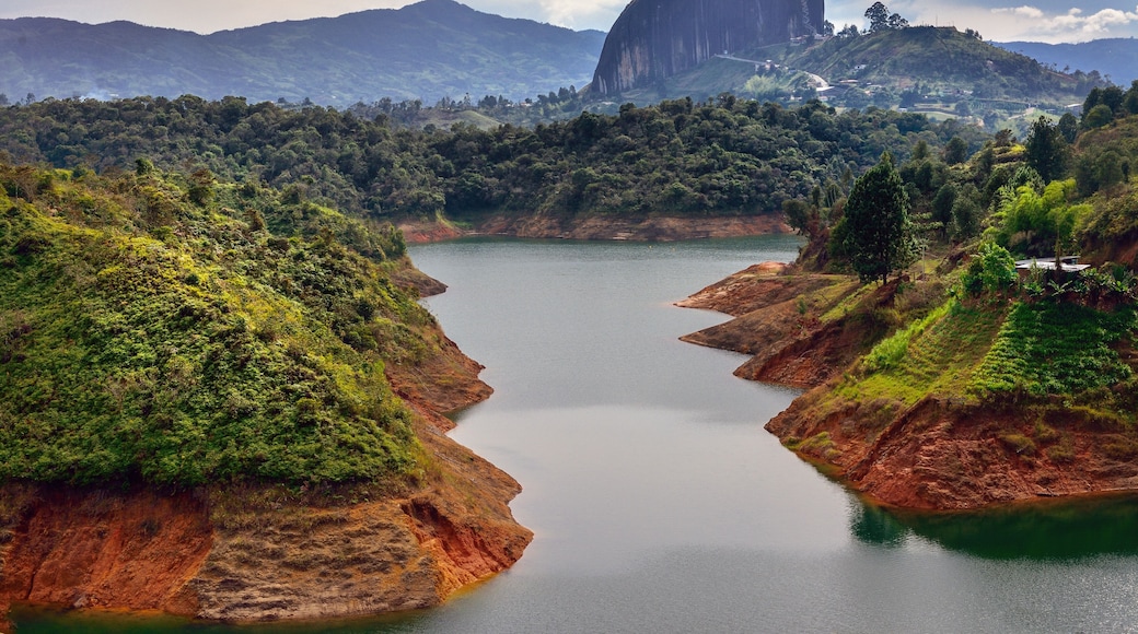 Monolithe Peñón de Guatapé