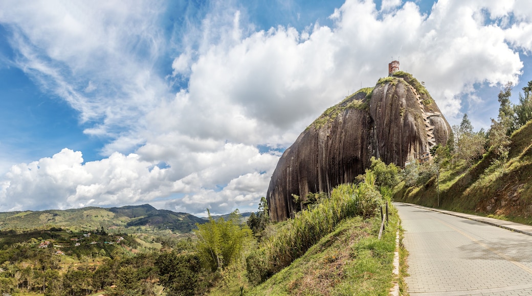Monolithe Peñón de Guatapé