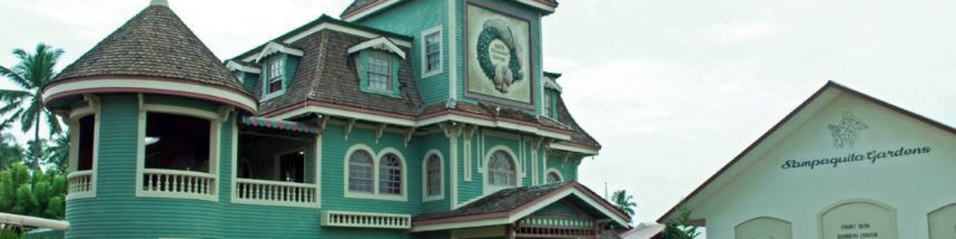 This is the doll house in a 2.6 hectare multi-awarded boutique resort that has world-class facilities, amenities and services. Inside are many items including a vast collection of Precious Moments dolls (including life-sized ones) for sale to visitors. #roadtrip