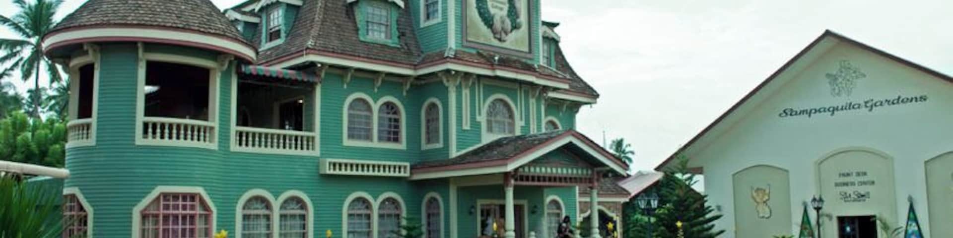 This is the doll house in a 2.6 hectare multi-awarded boutique resort that has world-class facilities, amenities and services. Inside are many items including a vast collection of Precious Moments dolls (including life-sized ones) for sale to visitors. #roadtrip