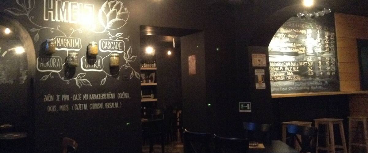 Decent small pub selling local craft beers (10 on draft). Only a few minutes walk from the main bus station.
#beer