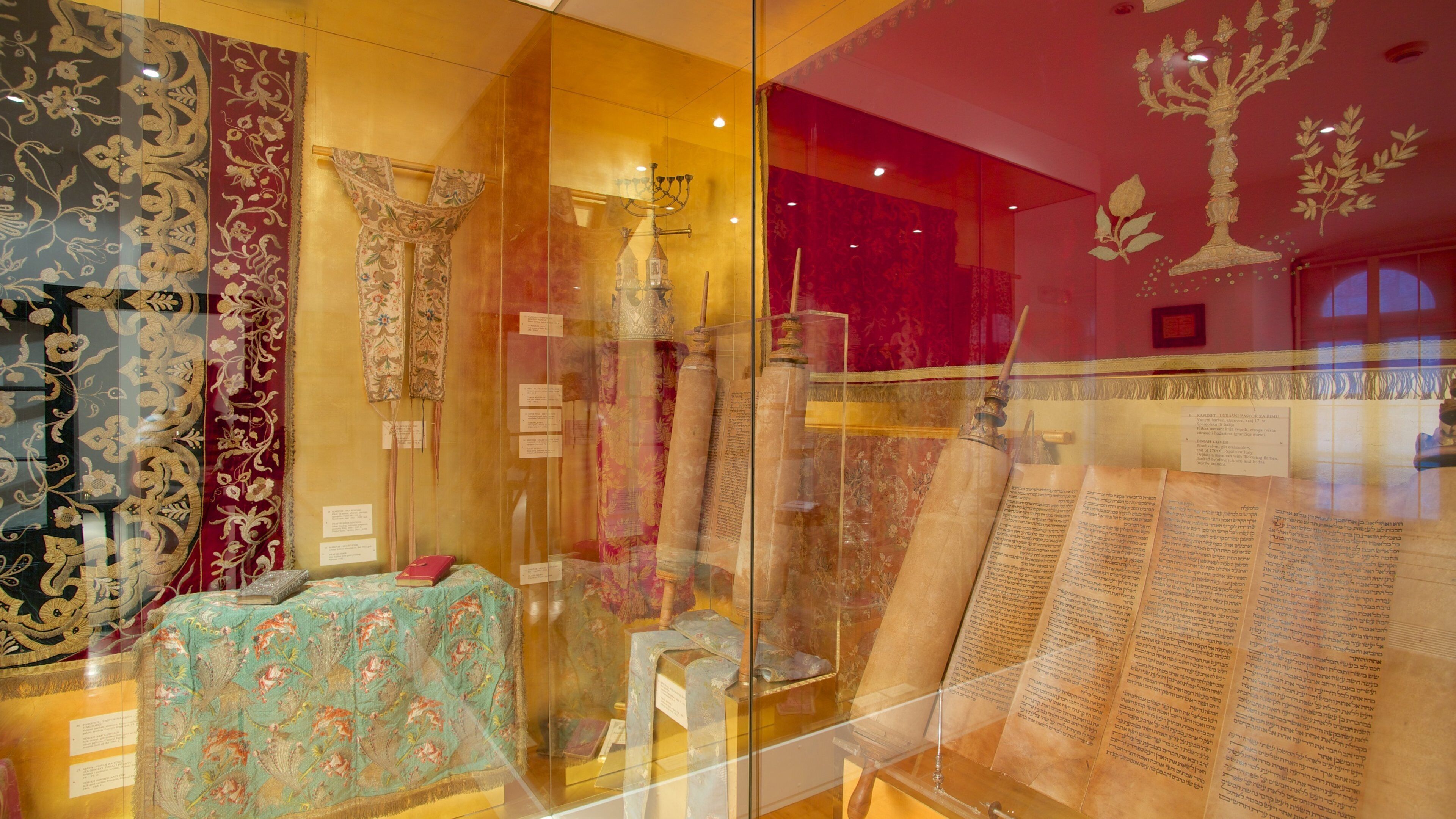 Dubrovnik Synagogue showing interior views