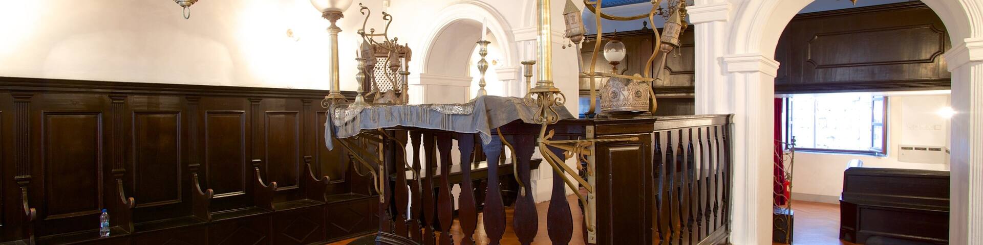 Dubrovnik Synagogue which includes interior views and heritage architecture