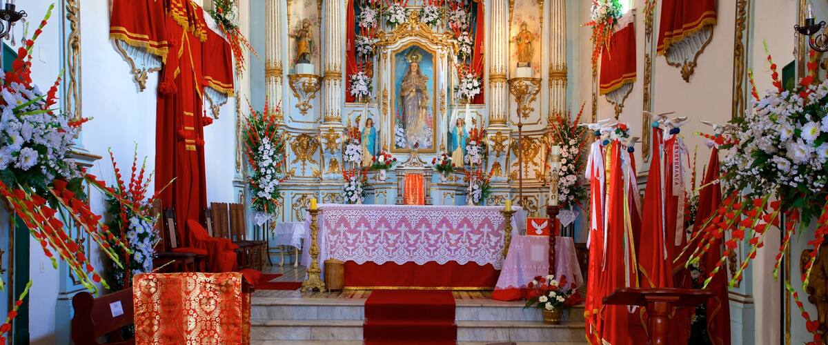 Nossa Senhora da Conceicao Church showing heritage elements, a church or cathedral and interior views