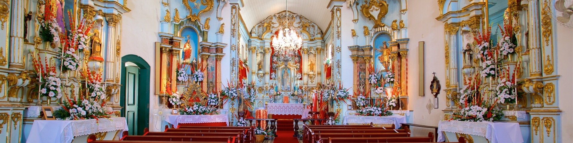 Igreja de Nossa Senhora da Conceição caracterizando vistas internas, uma igreja ou catedral e elementos de patrimônio