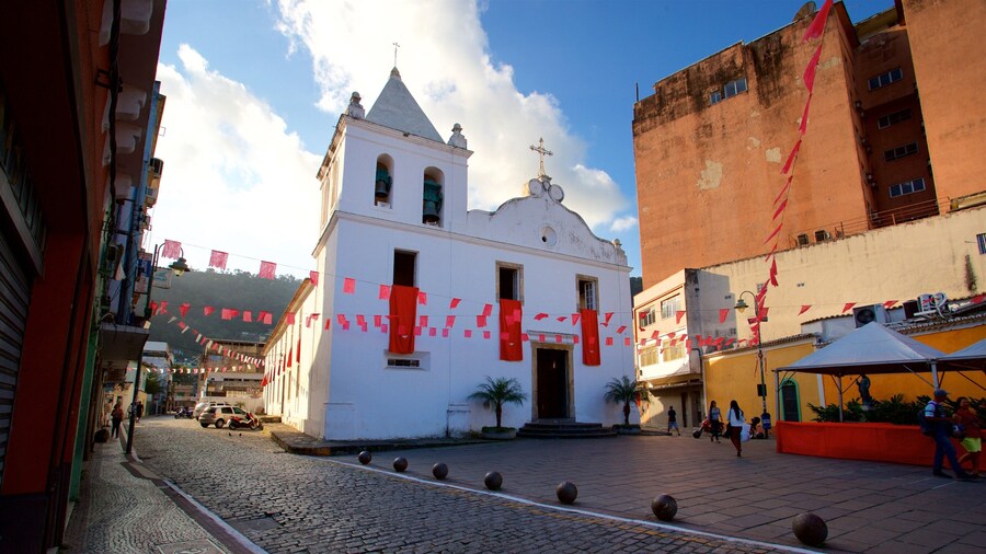 Iglesia Nossa Senhora da Conceição mostrando una iglesia o catedral y patrimonio de arquitectura