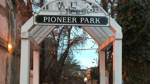 Go under the archway to enter old Sacramento