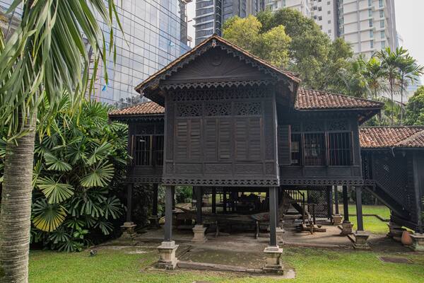 Rumah Penghulu Abu Seman which includes a house and heritage elements