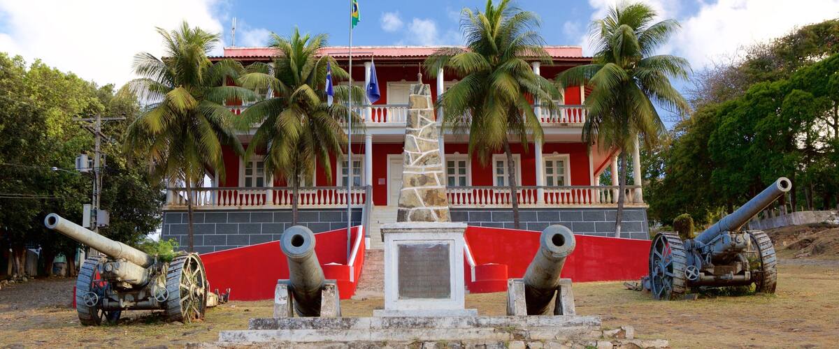 Sao Miguels palats som inkluderar millitärobjekt, ett monument och chateau eller palats