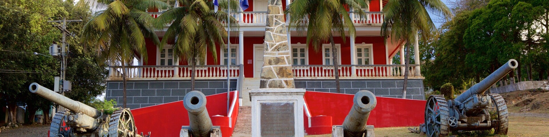 Sao Miguel Palace which includes a monument, a castle and military items
