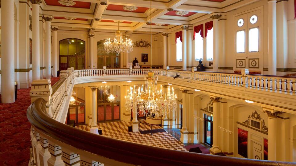 Over-the-Rhine showing heritage elements and interior views
