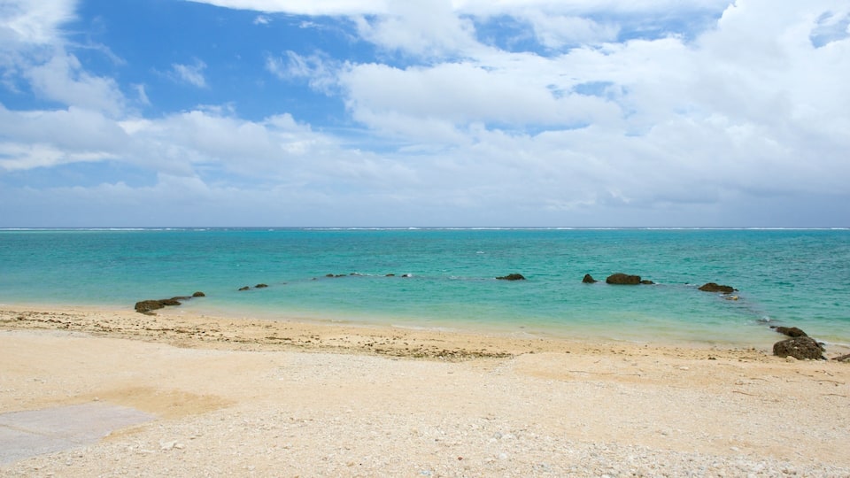 Shiraho Beach which includes a sandy beach