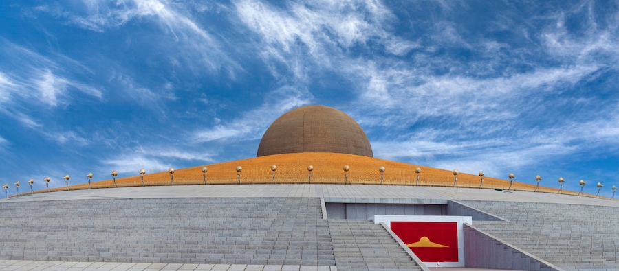Wat Phra Dhammakaya - famous Buddhist stupa in Khlong Luang District, Pathum Thani Province north of Bangkok, Thailand