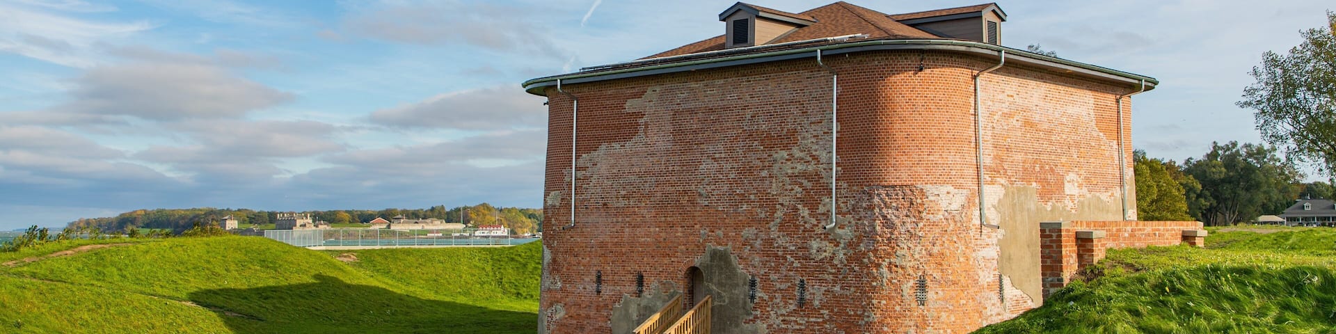 Fort Mississauga featuring heritage elements