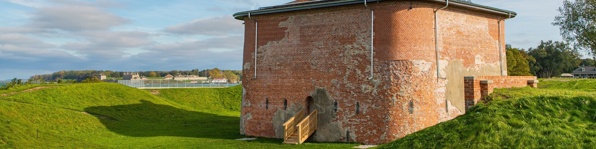 Fort Mississauga featuring heritage elements