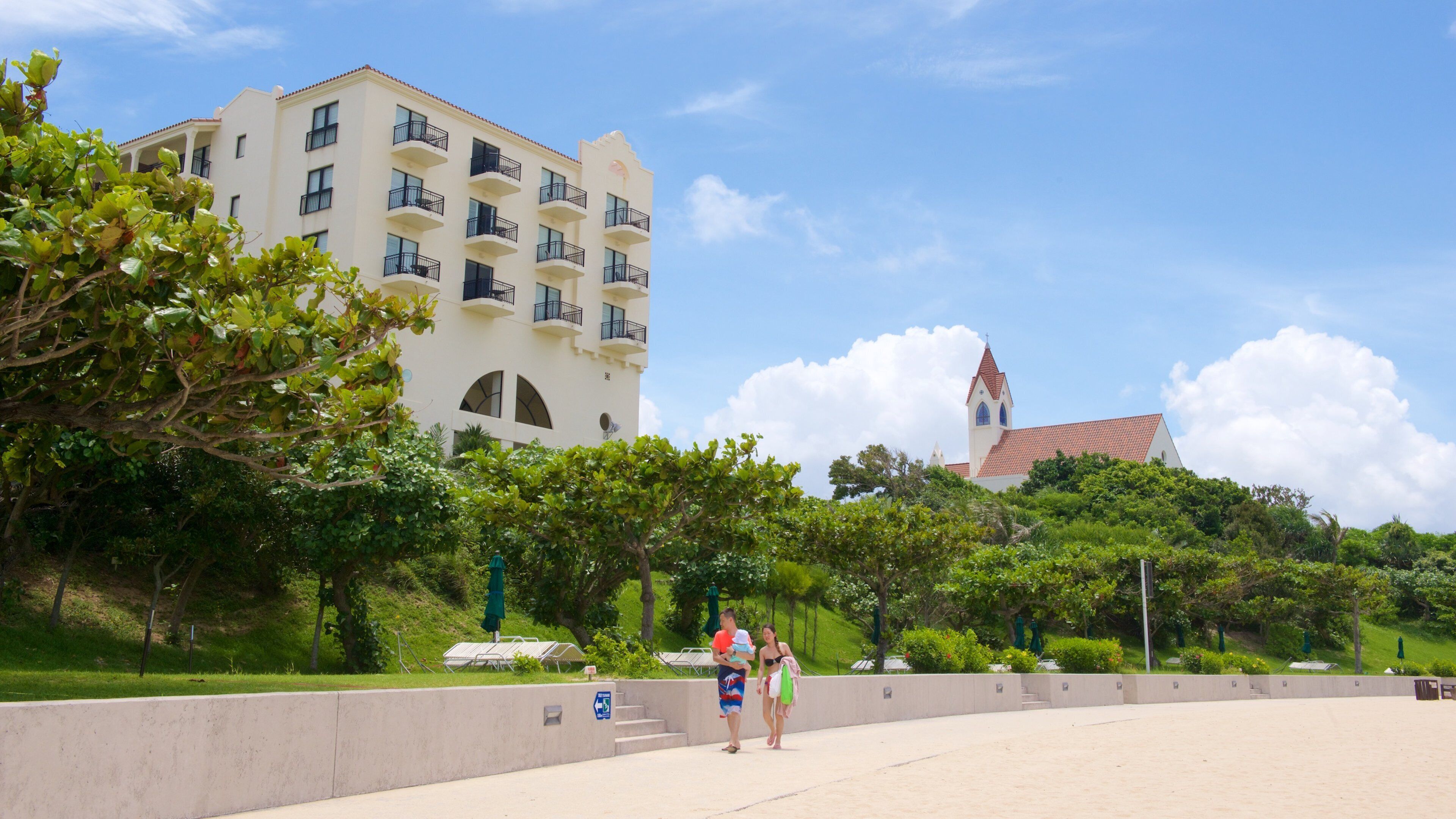 Nirai Beach featuring a coastal town