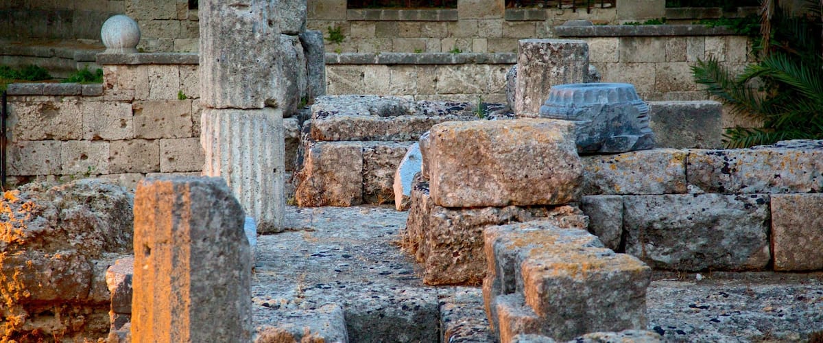 Templo de Afrodita que incluye una ruina