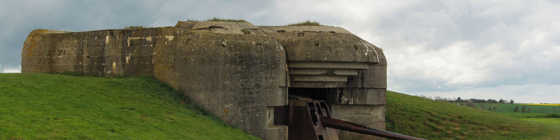German WWII gun and bunker, batterie de Longues-sur-Mer, Calvados, Normandy, France.