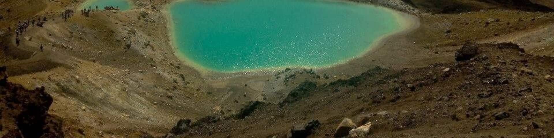 Caption---- Emerald Lakes in Tongariro Alpine Crossing, New Zealand