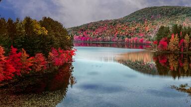 Bend in the Connecticut River during fall foliage