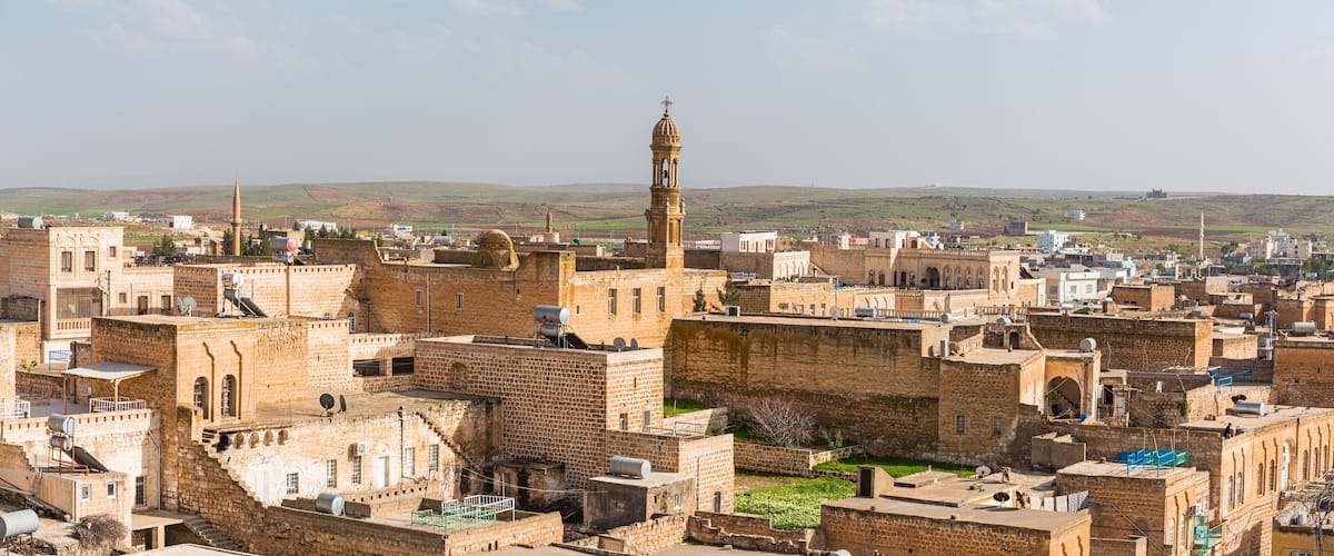 トルコ ミドヤトのゲストハウスから見える旧市街の街並みとモルシャルベル教会