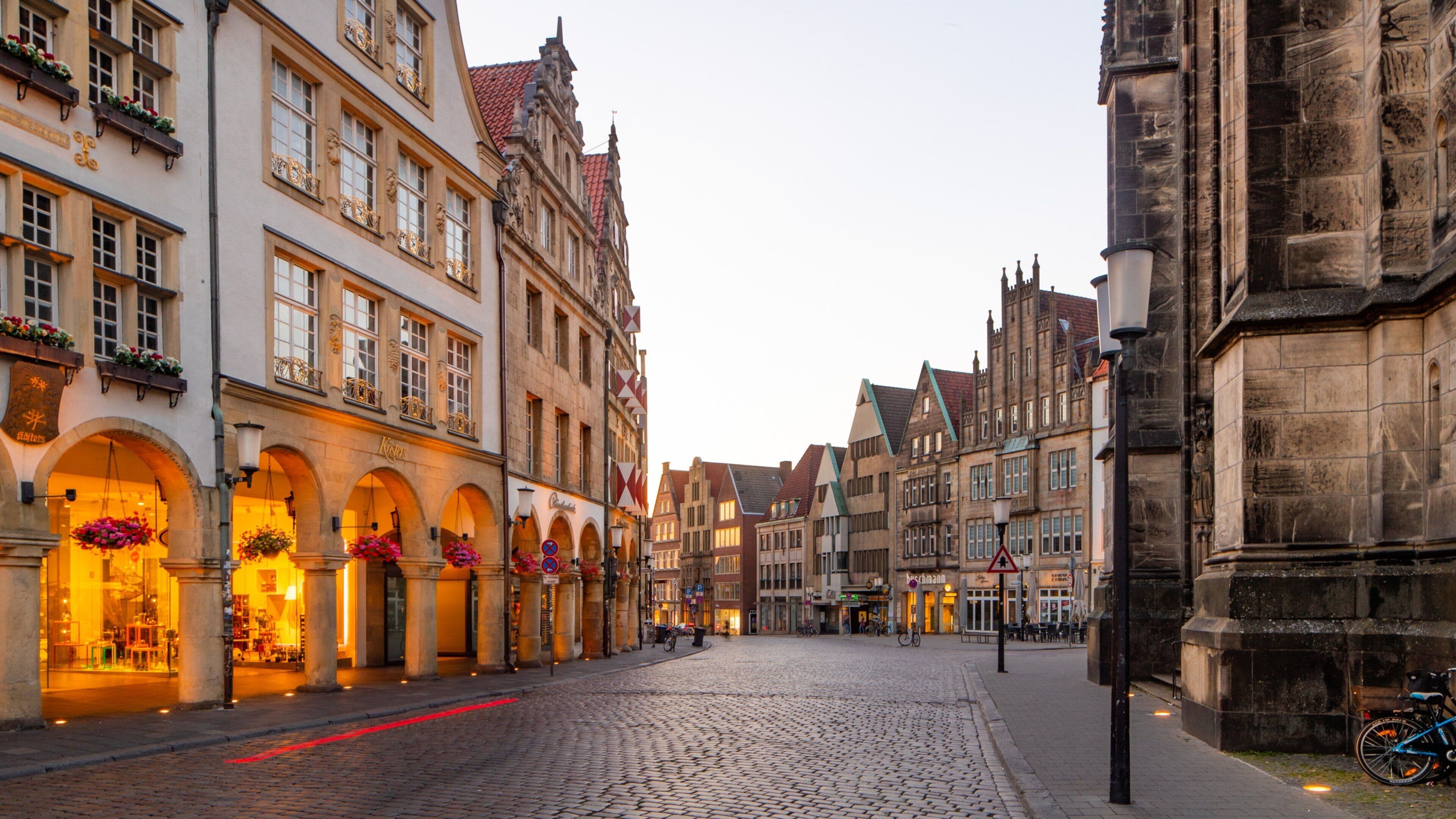 Prinzipalmarkt showing a city