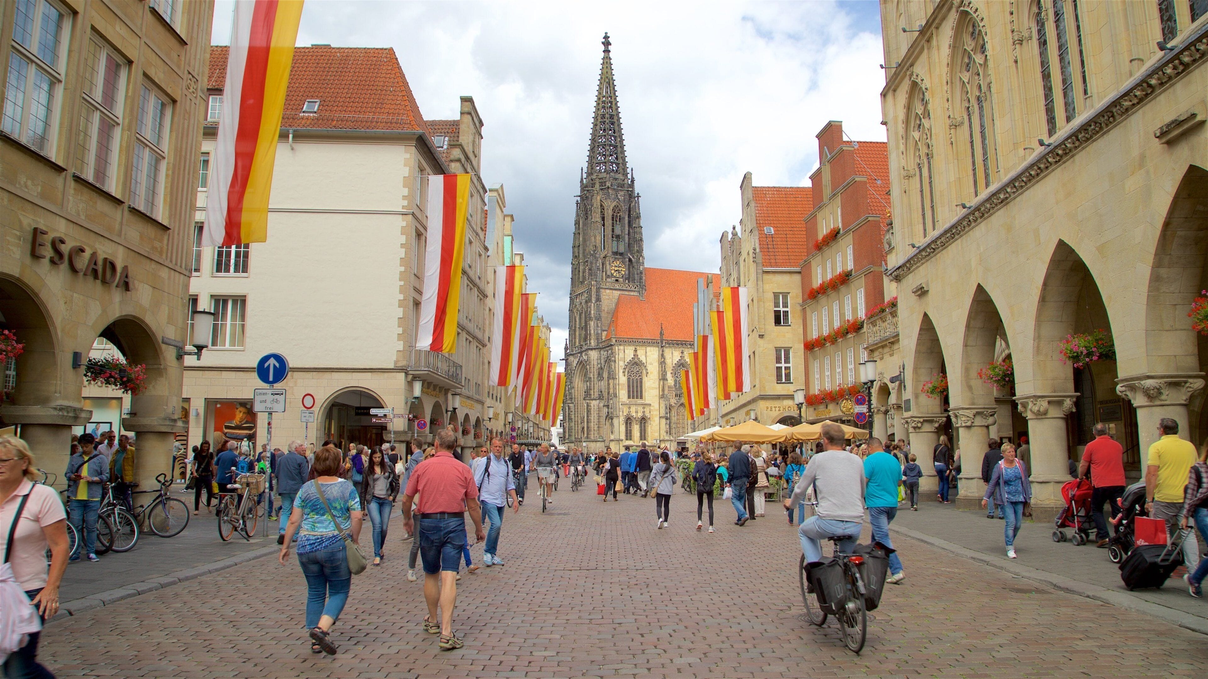 St. Lambert-kirken fasiliteter samt by, sykling og gatescener