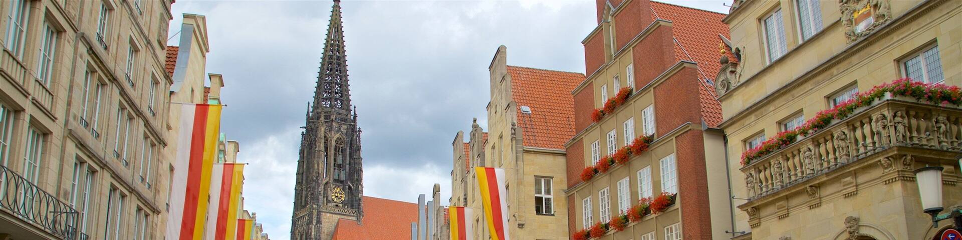 Ăglise St. Lambert montrant scĂšnes de rue, ville et Ă©glise ou cathĂ©drale